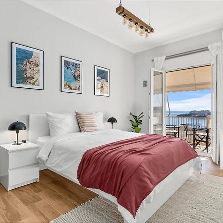 On The Port: Studio Rafina  Luaran gambar